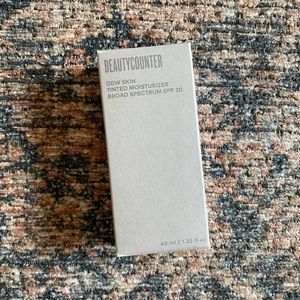 New Dew Skin Tinted Moisturizer No. 3 Light With Golden Undertones 4 0ml/1.35oz